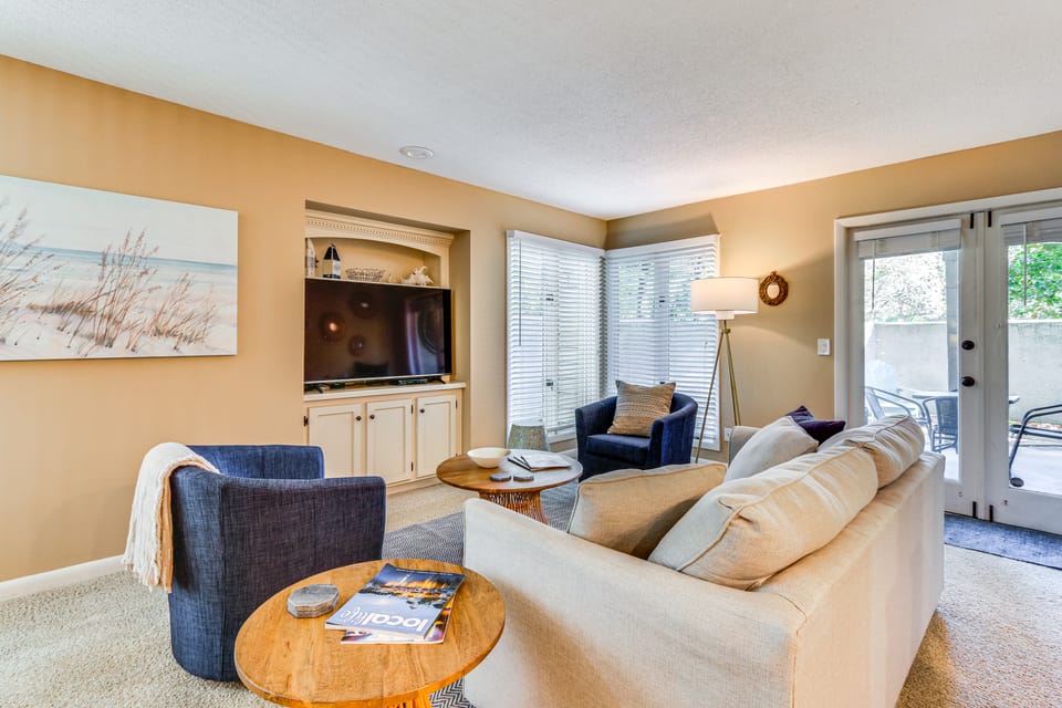 Resort Perks Beach Access: Condo in Hilton Head Apartment in Hilton Head Island