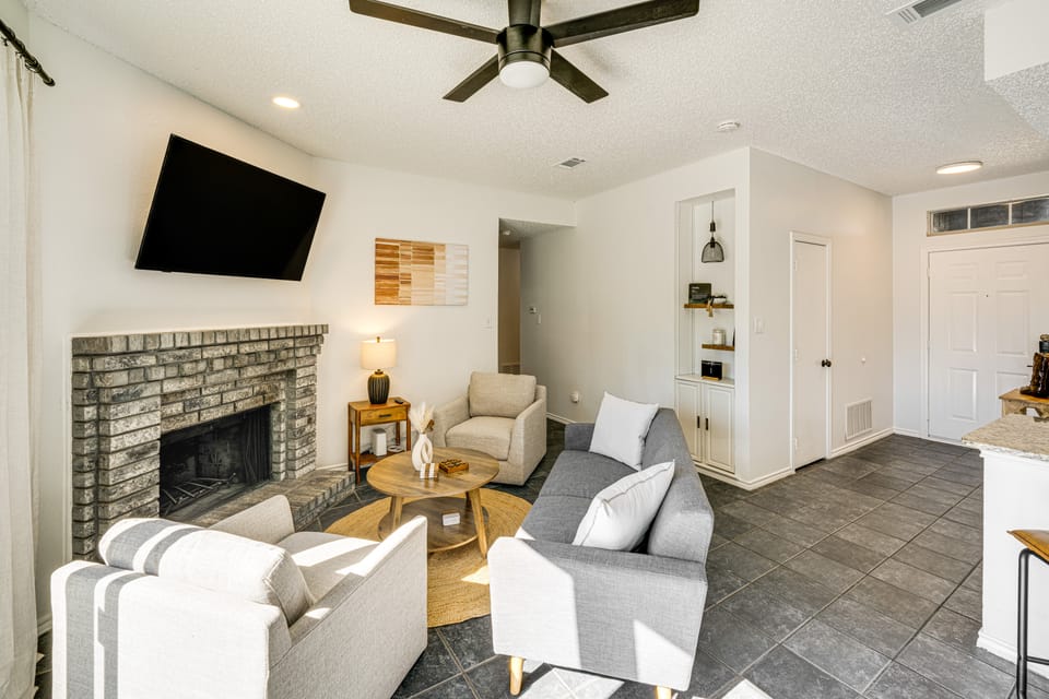 1/2 Mi to Frisco Commons! Family Getaway w/ Patio House in Frisco