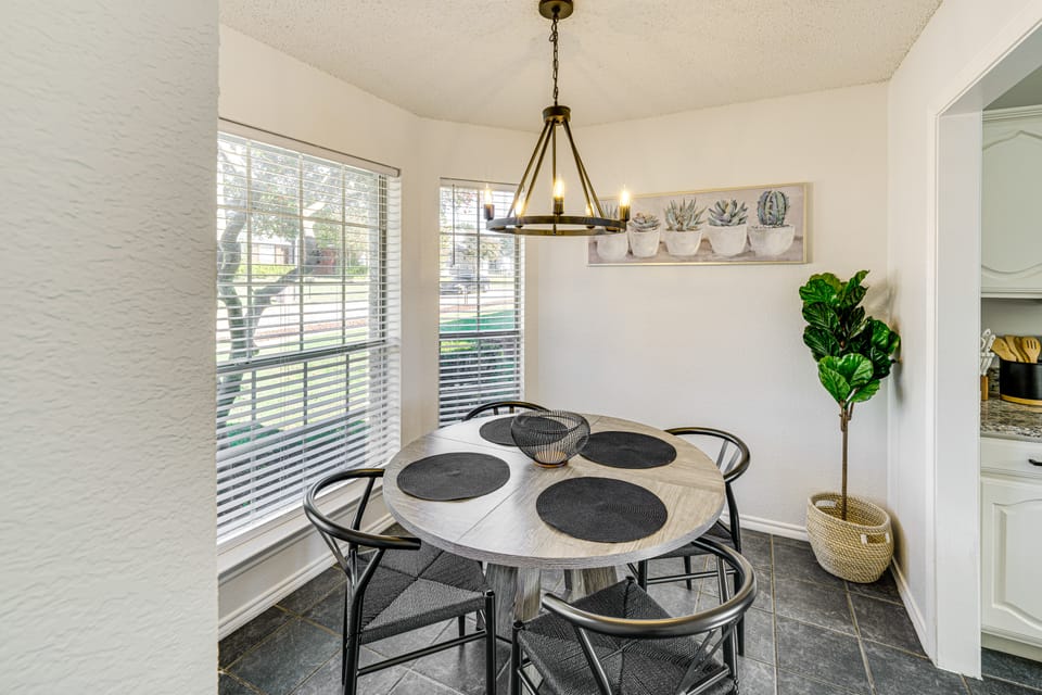 1/2 Mi to Frisco Commons! Family Getaway w/ Patio House in Frisco