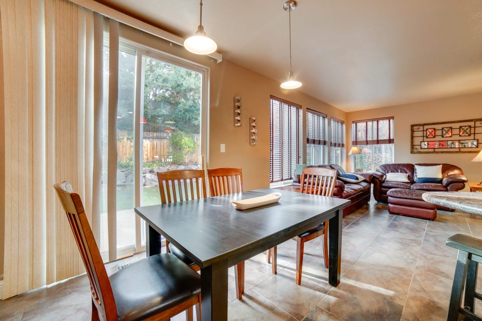 Ski Getaway w/ Hot Tub: Reno Home By Attractions House in Reno