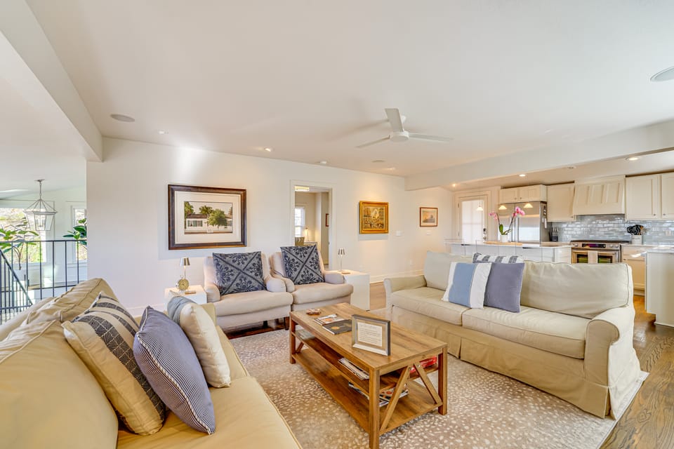 1 Mi to Dtwn Fayetteville: Home w/ Fenced Yard House in Fayetteville