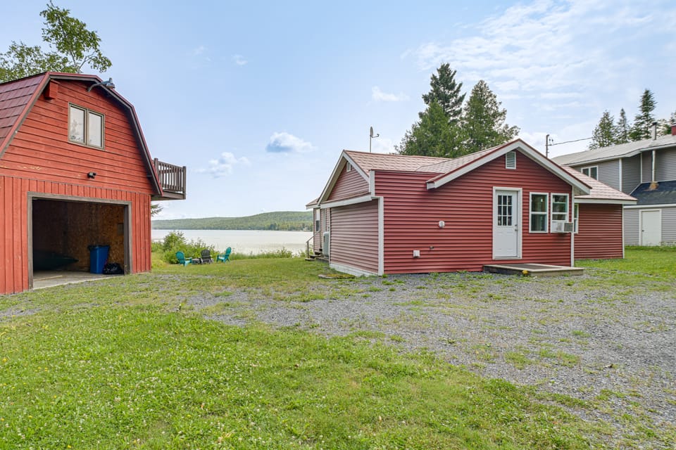 Waterfront Long Lake Retreat: Great for Families! House in Maine