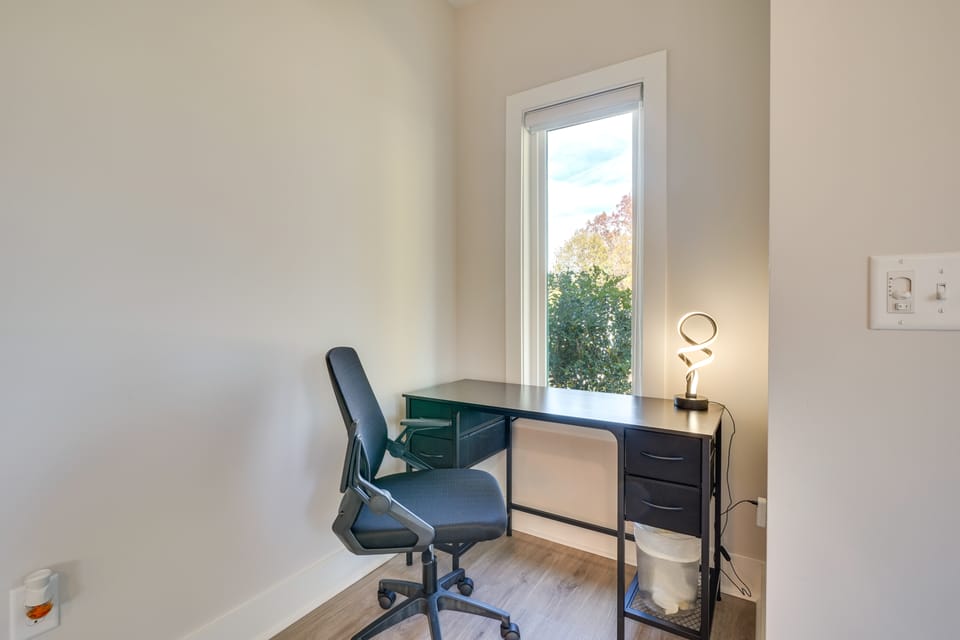 2 Mi to Duke & 3 Mi to Downtown: Durham Townhome Apartment in Durham