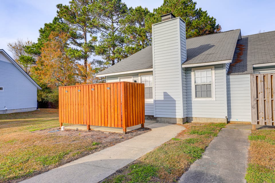 8 Mi to Neuse River: Cozy Gem in Havelock! Apartment in North Carolina