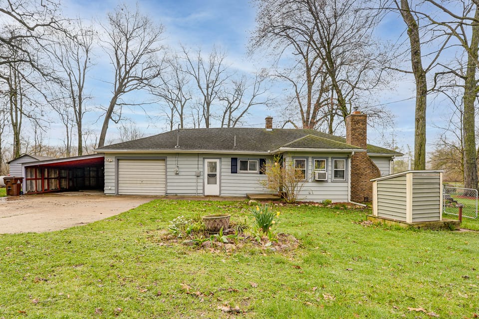 Secluded Home w/ Lake View in Delton! House in Michigan