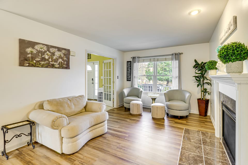 Walk to Lake & Boat Ramp: Central Gem in Annapolis House in Anne Arundel County