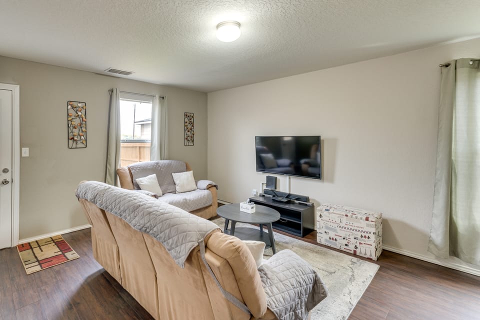 Near Hiking Trails: Home w/ Deck in San Antonio! House in San Antonio