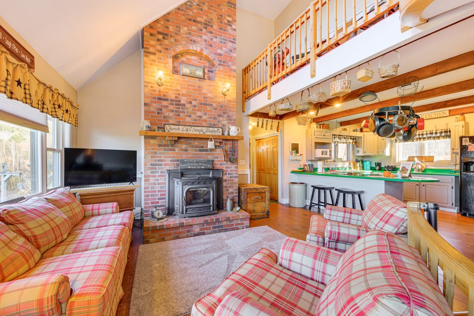 Hot Tub, Fire Pit & Grill: Remote Springfield Home House in Vermont