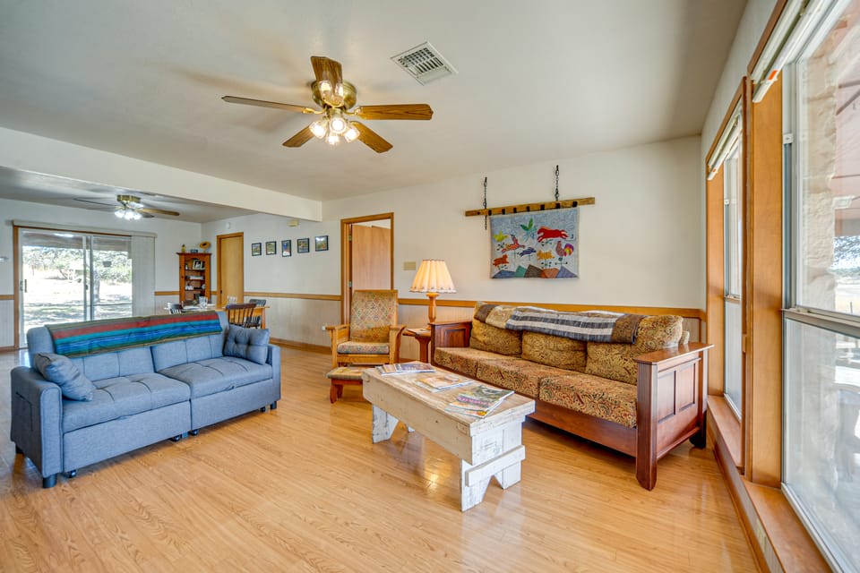 Pet-Friendly Hill Country Retreat w/ Deck! House in Rio Grande