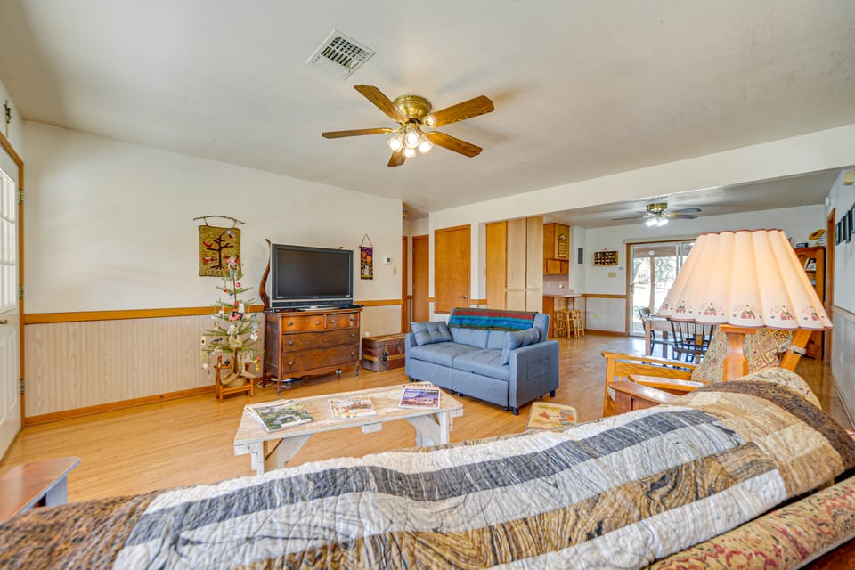 Pet-Friendly Hill Country Retreat w/ Deck! House in Rio Grande