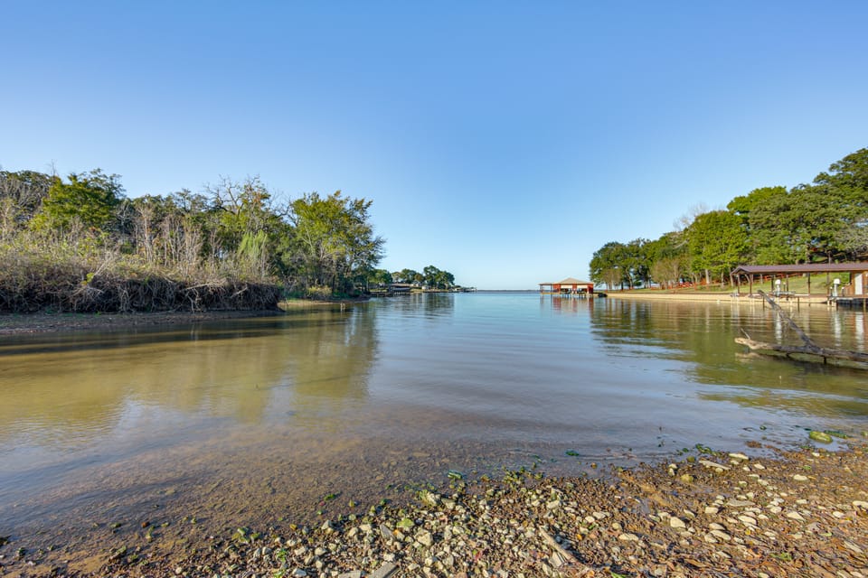 Game Room, Trails! 30-Acre Lakefront Streetman Gem House in Texas