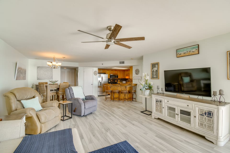 'Seagull’s Nest' Oceanfront Oasis w/ Pool Access! Apartment in Orange Beach