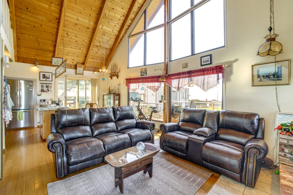 Private Beach Access: Pet-Friendly California Gem! House in Mendocino County