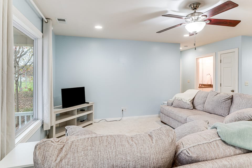 1 Mi to Dtwn Newburgh: Quiet Home w/ Yard! House in Indiana