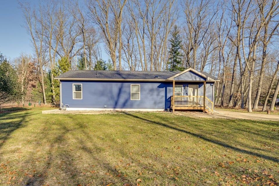 Golf, Hike & Boat: Home w/ Fire Pit in Friendship House in Wisconsin