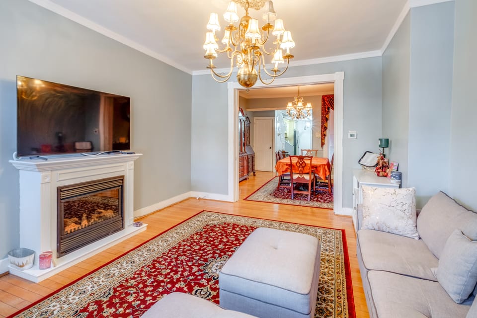 1 Mi to Dtwn: Townhome w/ Patio in Baltimore! Apartment in Baltimore