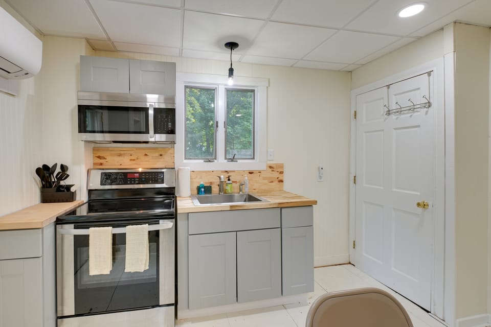 Walk to Harbor: Pet-Friendly Apt in Sorrento! Apartment in Sorrento