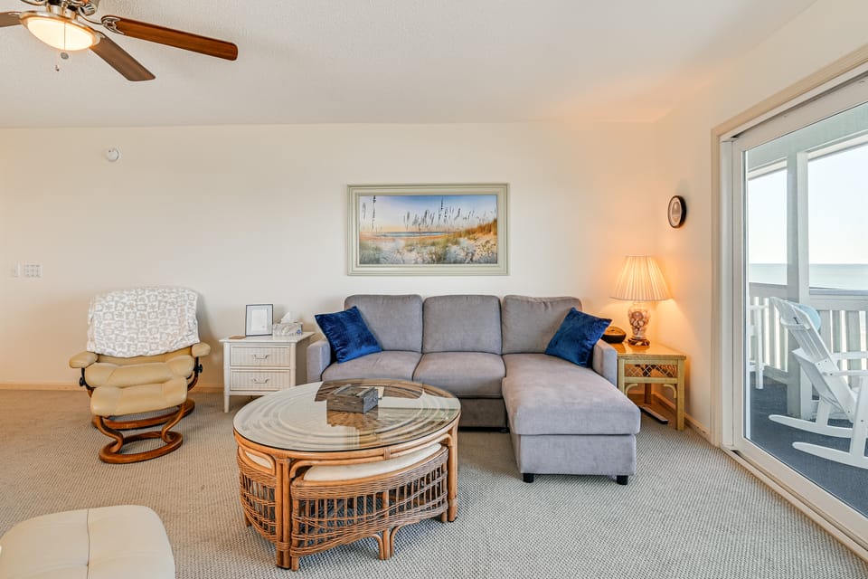 Oceanfront Condo w/ Pool Access in Surfside Beach! Apartment in Surfside Beach