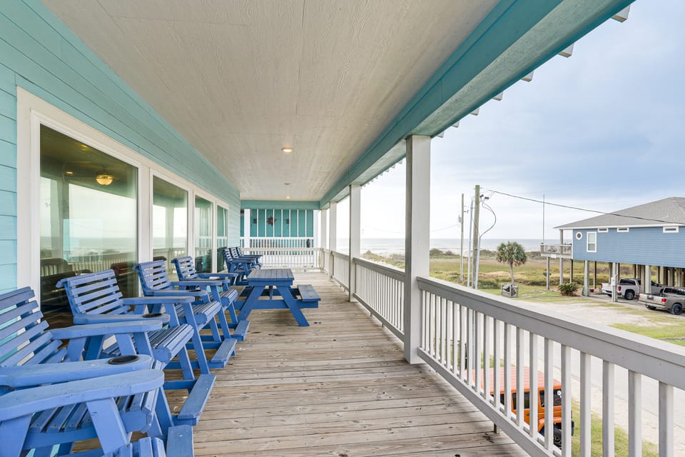 'The Beach House' Bolivar Peninsula Family Getaway House in Bolivar Peninsula