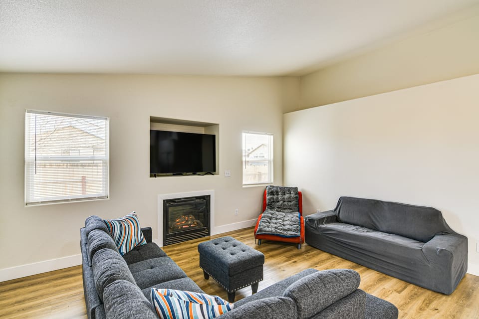 1 Mi to Pioneer Crossing Casino: Fernley Retreat! House in Sierra Nevada