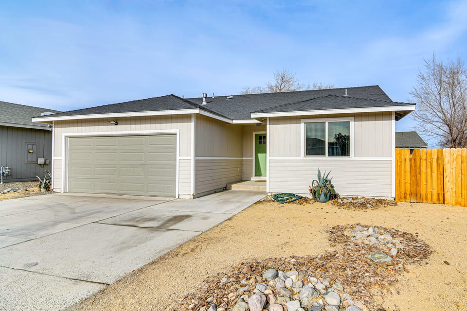 1 Mi to Pioneer Crossing Casino: Fernley Retreat! House in Sierra Nevada
