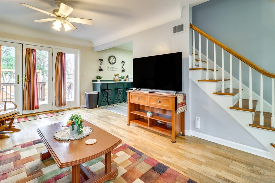 Walk to Adrian College: Family Home in Michigan House in Ohio