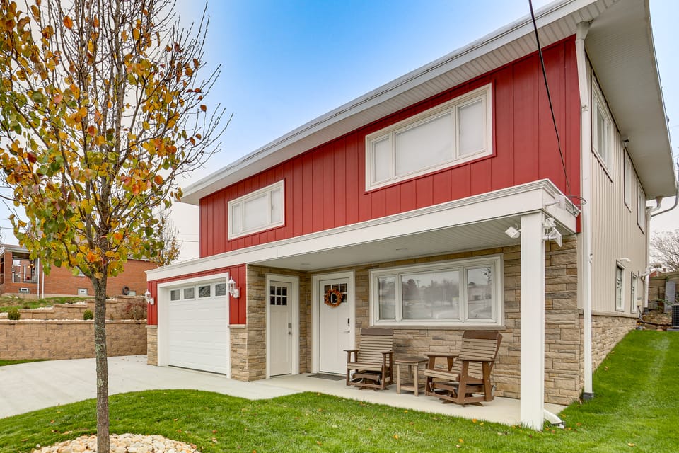 20 Mi to Pittsburgh: Natrona Heights Apt Apartment in Allegheny River