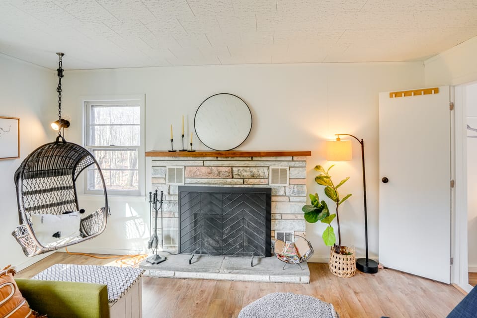 Mtn Views + On-Site Hiking Trails: Catskills Cabin House in Capital District, NY, USA