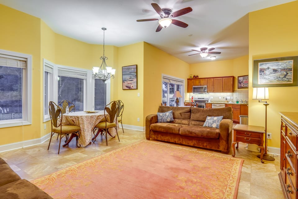 Scenic Studio w/ Dock Access in Fayetteville! Apartment in Fayetteville
