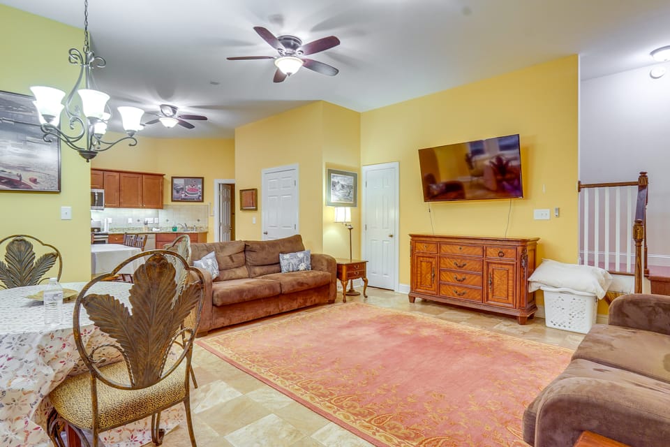 Scenic Studio w/ Dock Access in Fayetteville! Apartment in Fayetteville