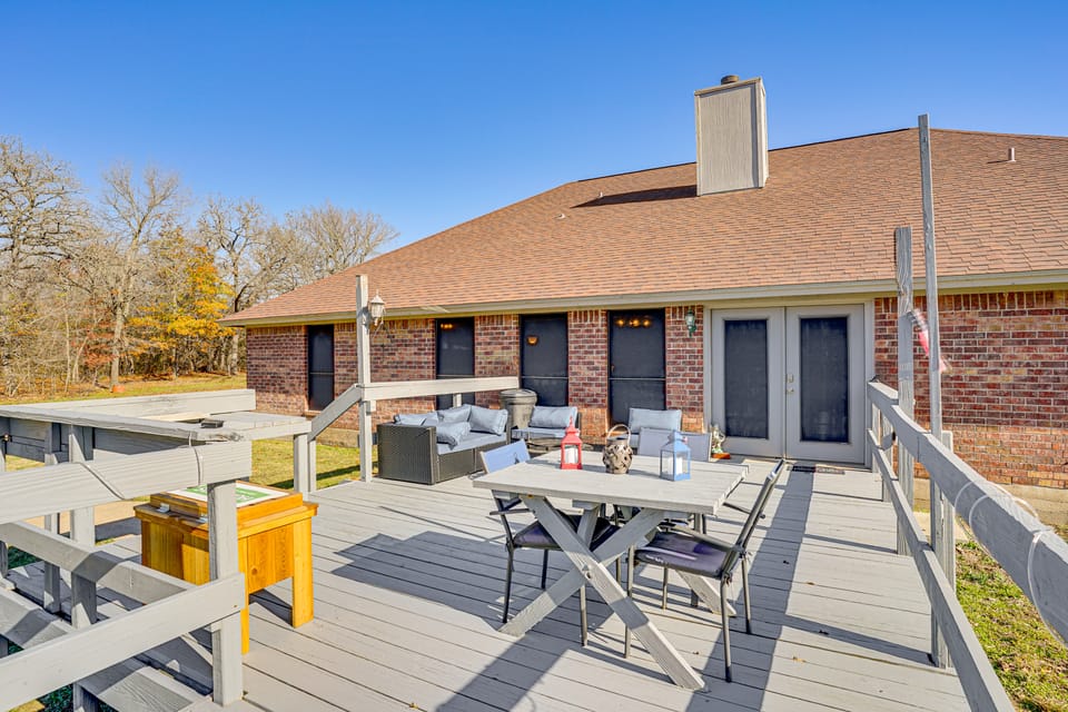 Large Yard, Fire Pit & Games: Grandview Haven! House in Texas