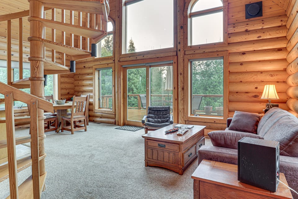 Mtn & Vineyard Views: Oregon Wine Country Escape House in Willamette Valley