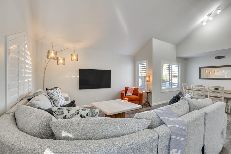 Hike & Golf! Cave Creek Retreat w/ Backyard Oasis House in Phoenix