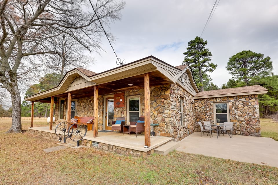 Near Blue Mountain Lake & ATV Trails: Cabin Escape House in Arkansas