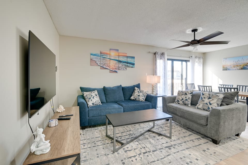 Walk to Beach + Pier: Myrtle Beach Getaway w/ Deck Apartment in South Carolina