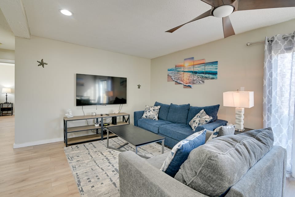 Walk to Beach + Pier: Myrtle Beach Getaway w/ Deck Apartment in South Carolina