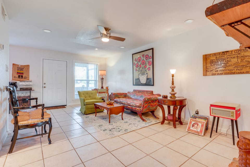 Hill Country Townhome: Close to Parks & Hiking Apartment in Rio Grande