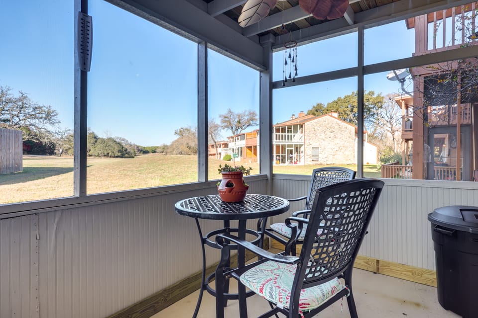 Hill Country Townhome: Close to Parks & Hiking Apartment in Rio Grande