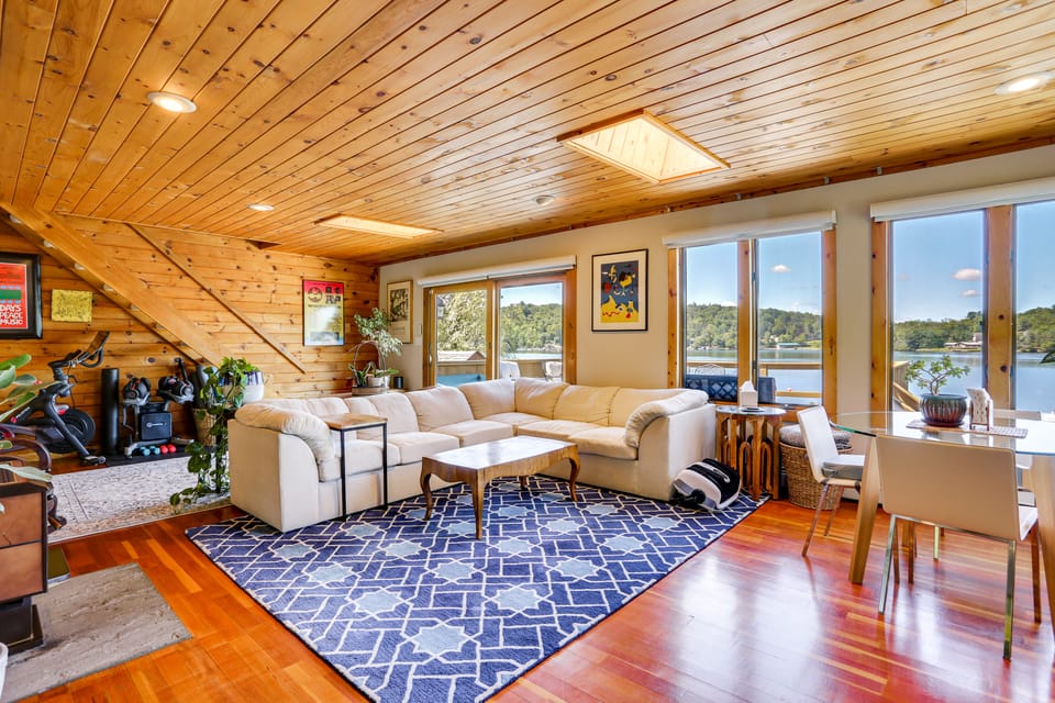 Waterfront Home on White Lake: Near Bethel Woods! House in White Lake
