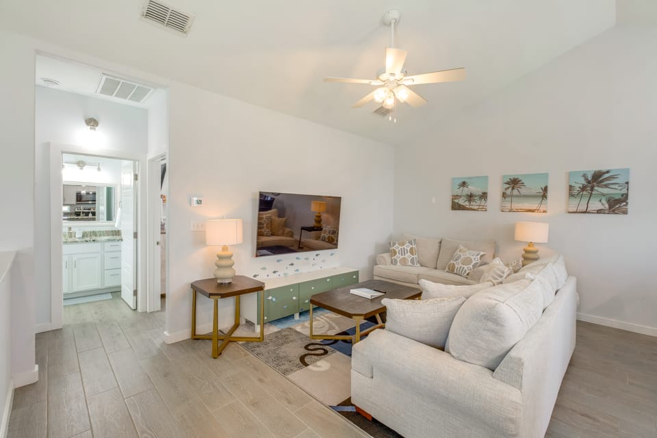Walk to Whitecap Beach: Corpus Christi Retreat Apartment in North Padre Island