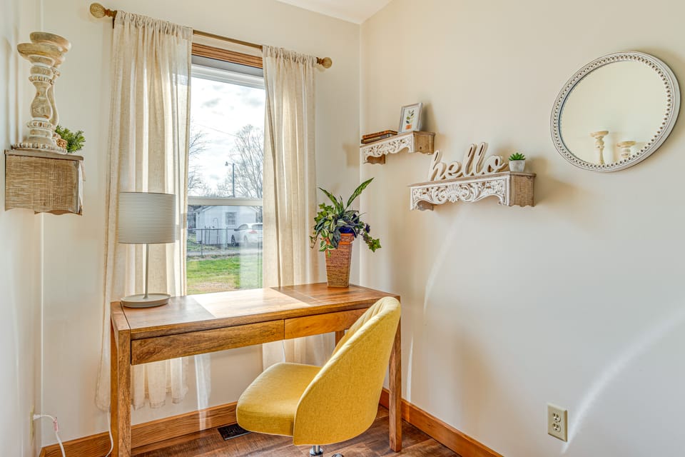 17 Mi to Brookville Lake: Home w/ In-Unit Laundry House in Indiana