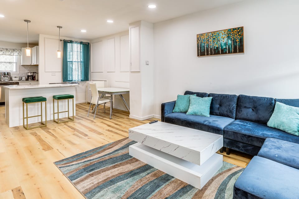 6 Mi to Lincoln Financial: Stylish Philly Townhome Apartment in Philadelphia
