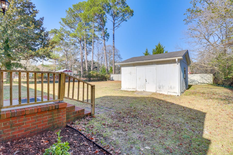 Walk to Chowan University: Dog-Friendly Retreat House in North Carolina