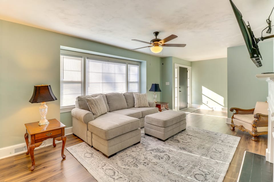 Walk to Chowan University: Dog-Friendly Retreat House in North Carolina