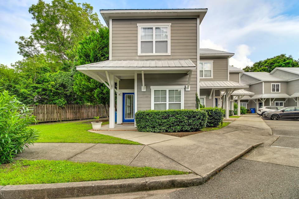 Coastal Gem 3 1/2 Mi from Wrightsville Shoreline Apartment in Wilmington