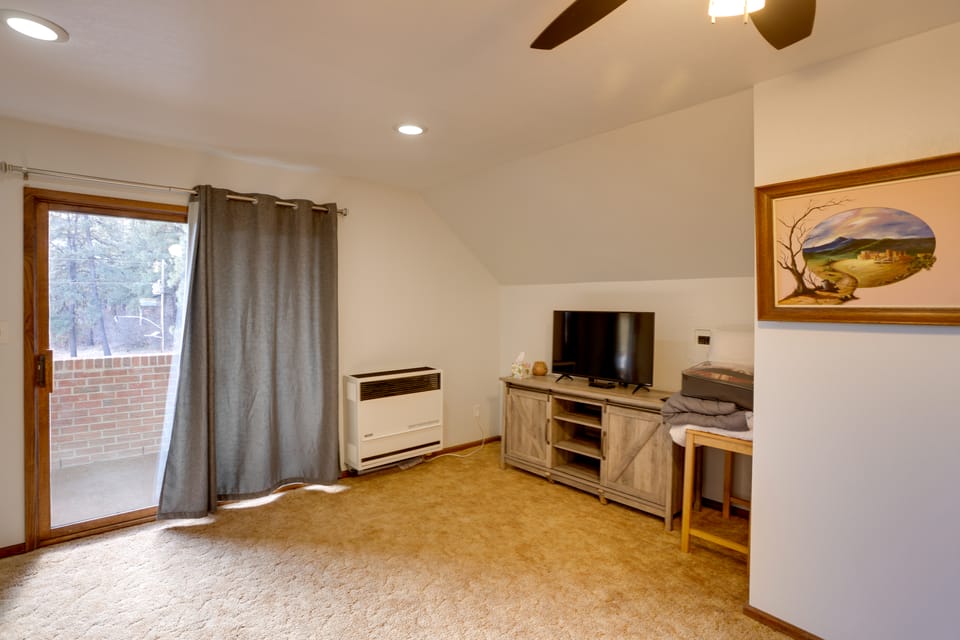 Near Hiking: Mtn-View Getaway in Bayfield! Apartment in La Plata County