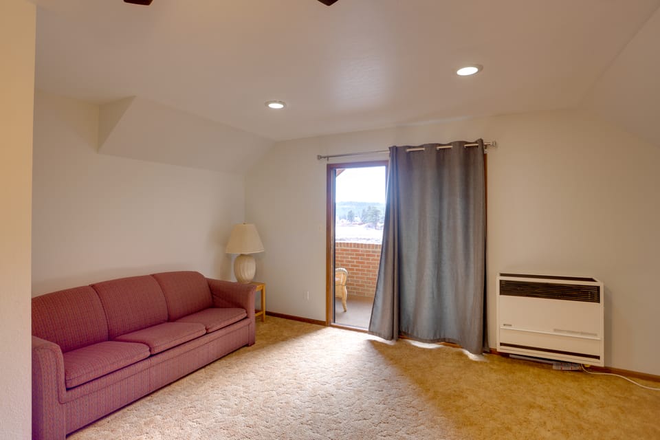 Near Hiking: Mtn-View Getaway in Bayfield! Apartment in La Plata County
