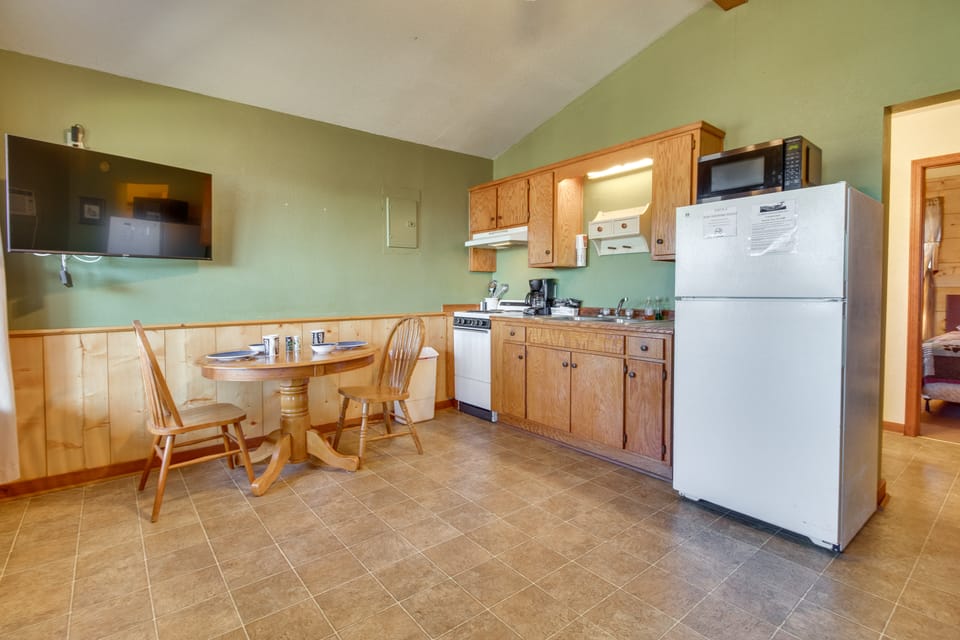 Fish, Hike & Unwind: Getaway in Mountain View! House in Arkansas