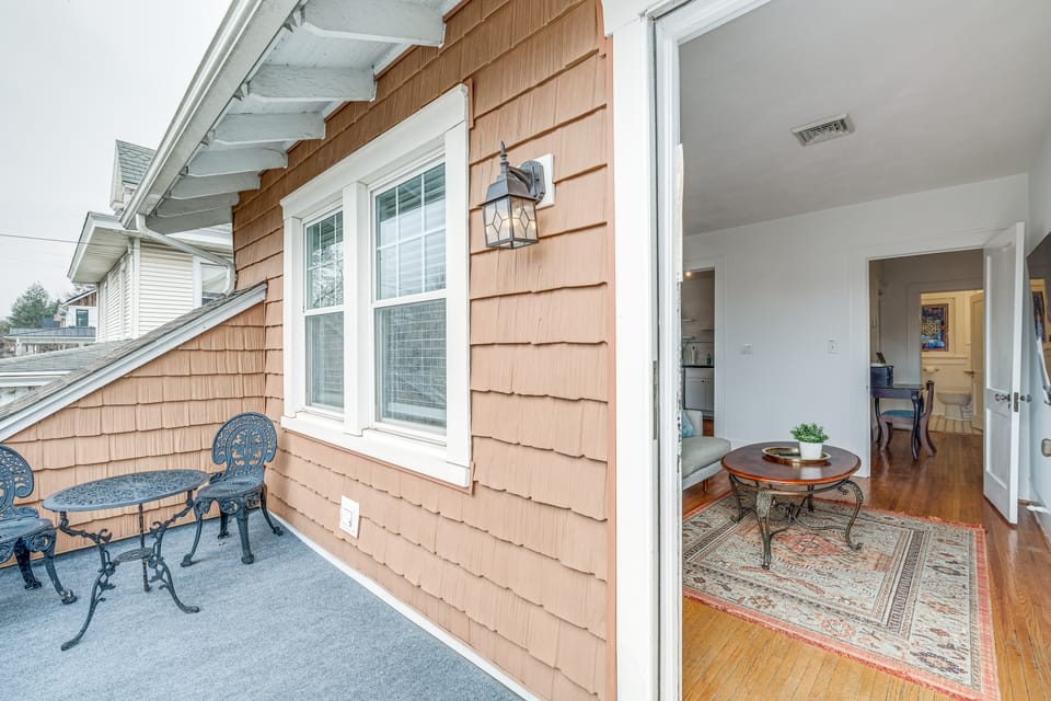 < 3 Mi to Dtwn Roanoke: Inviting Unit w/ Balcony Apartment in Roanoke