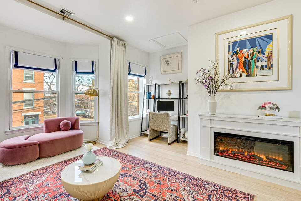 Near Prudential Center, MetLife: Extended-Stay Hub Apartment in Newark